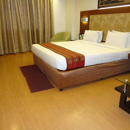 Hotel Budhil Park Visákhapatnam Kültér fotó