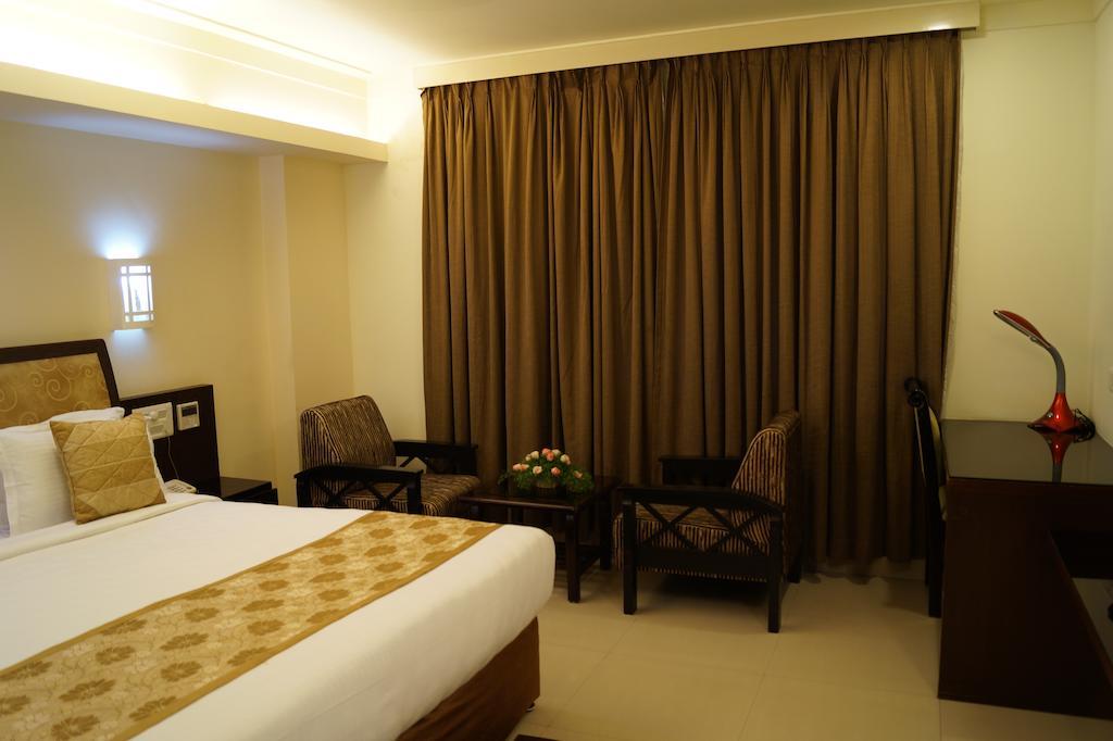 Hotel Budhil Park Visákhapatnam Szoba fotó