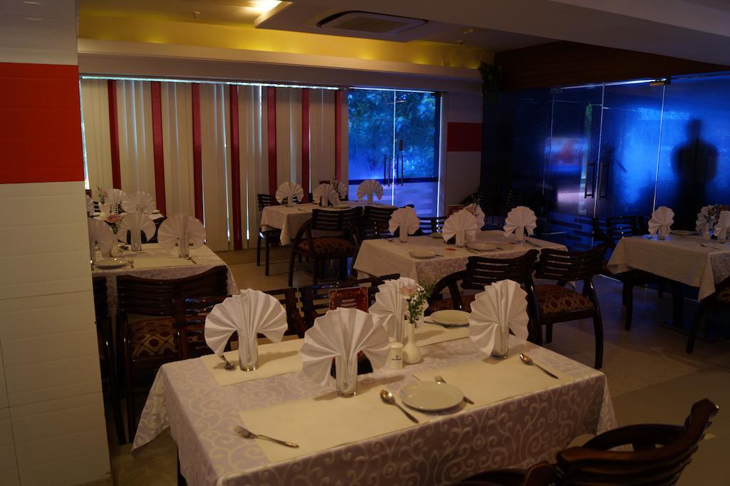 Hotel Budhil Park Visákhapatnam Kültér fotó