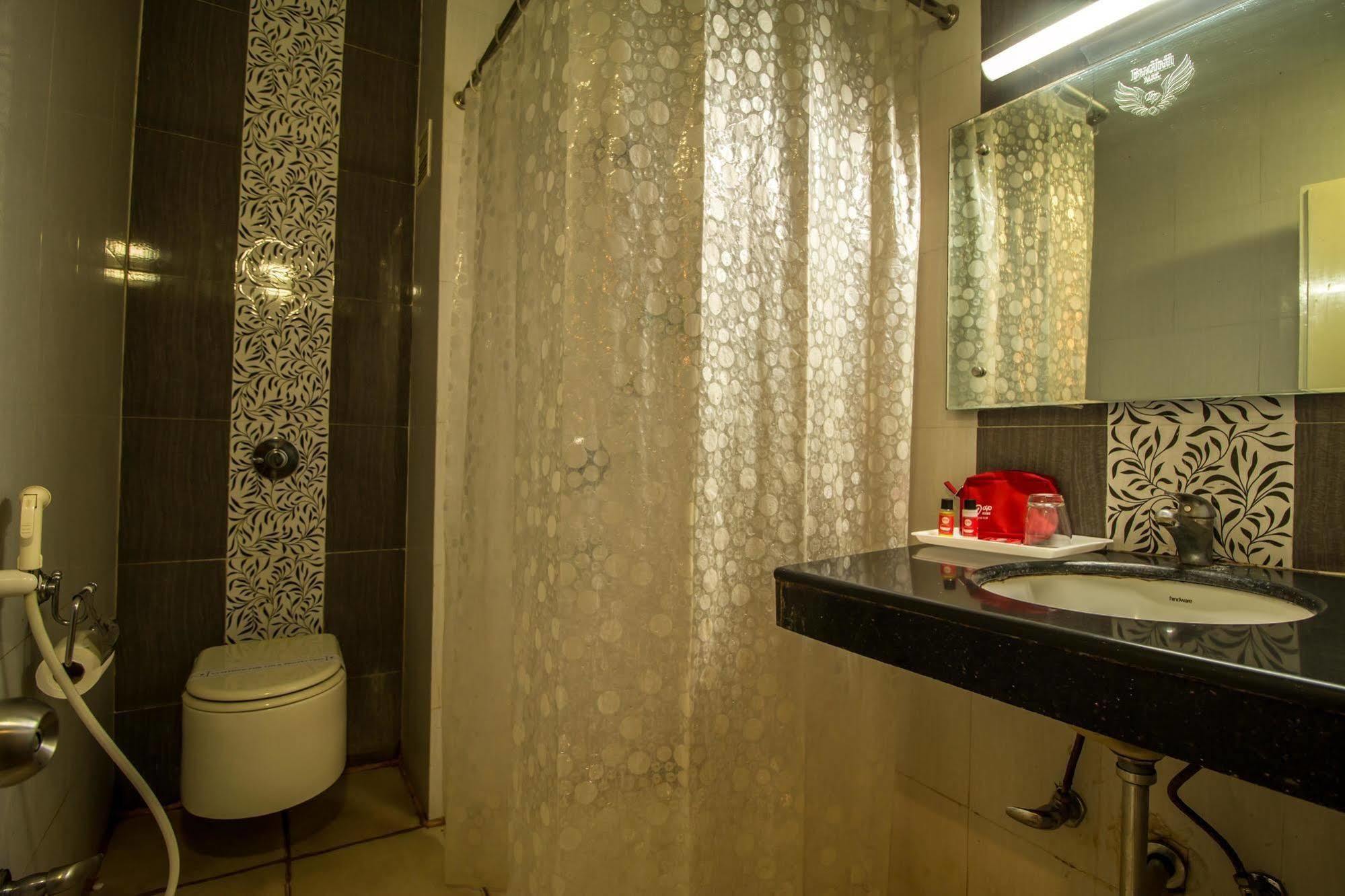 Hotel Budhil Park Visákhapatnam Kültér fotó