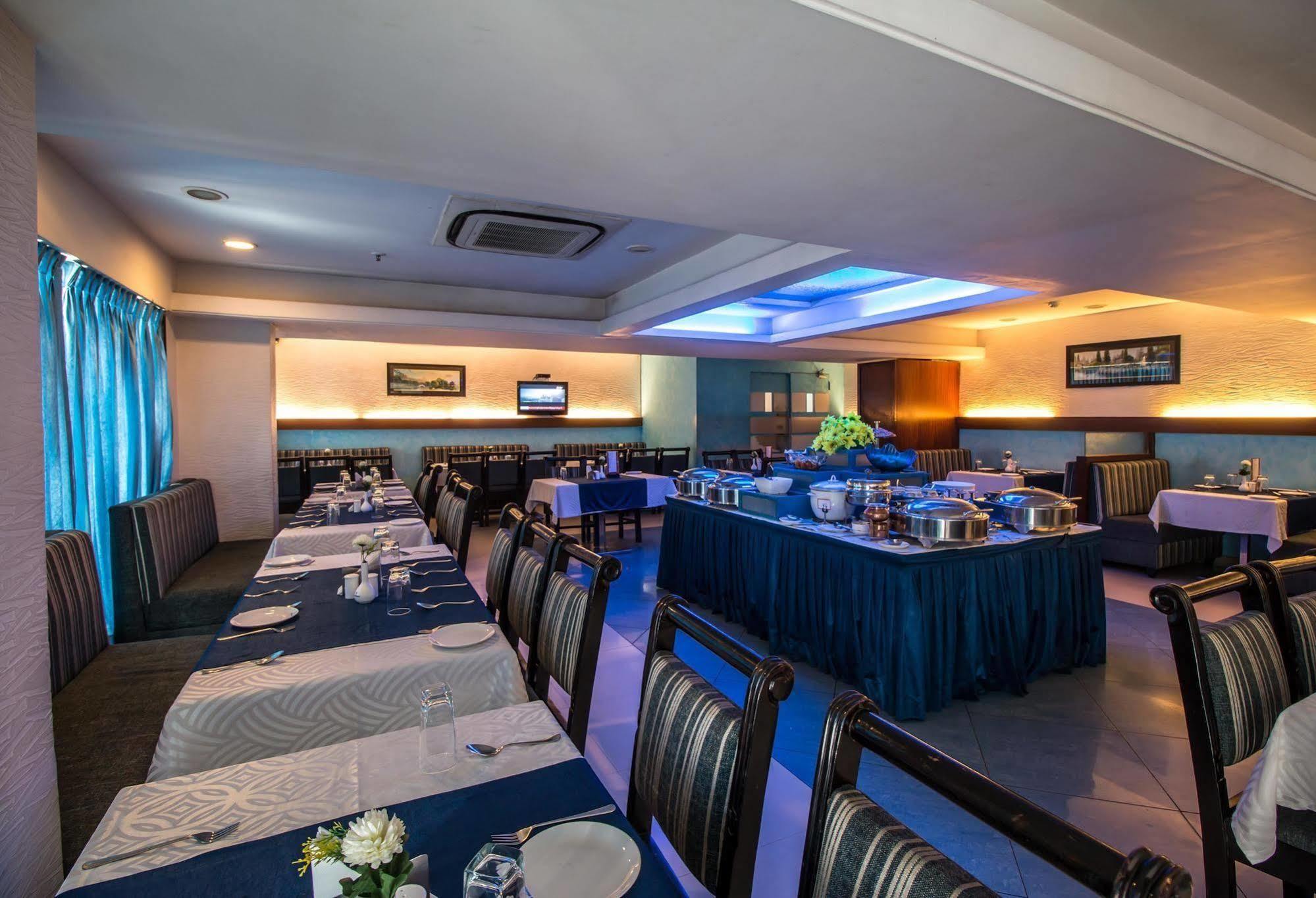 Hotel Budhil Park Visákhapatnam Kültér fotó