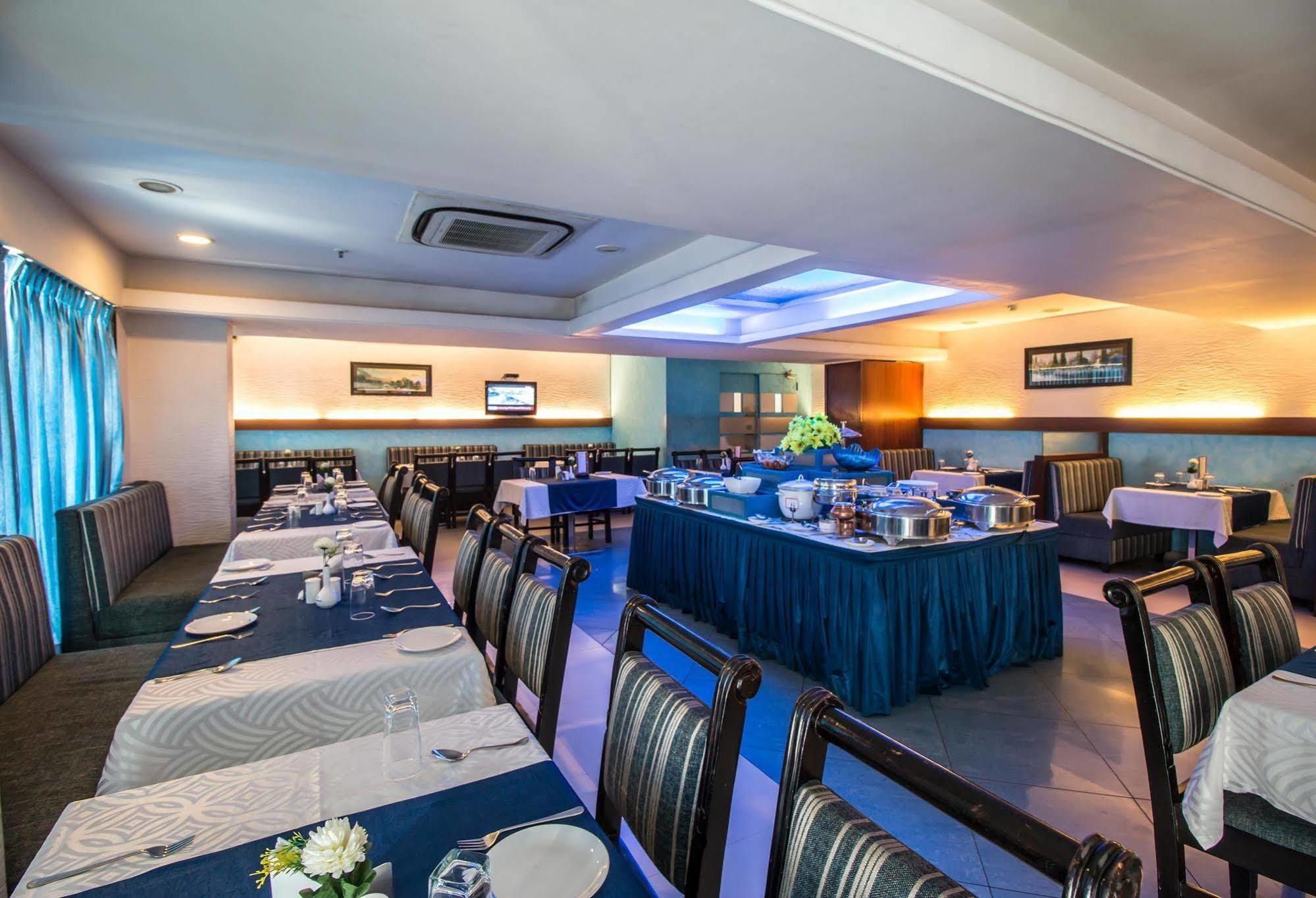 Hotel Budhil Park Visákhapatnam Kültér fotó