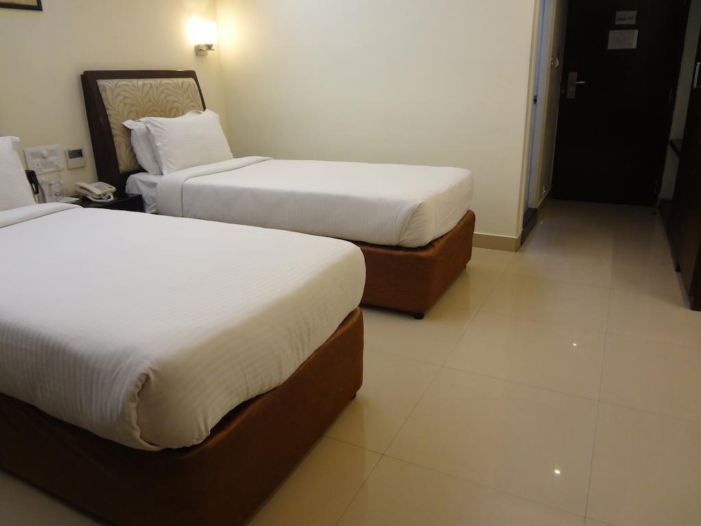 Hotel Budhil Park Visákhapatnam Kültér fotó