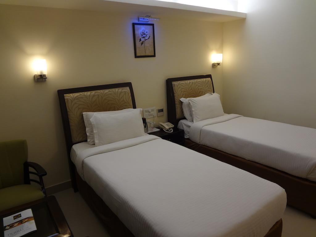 Hotel Budhil Park Visákhapatnam Kültér fotó