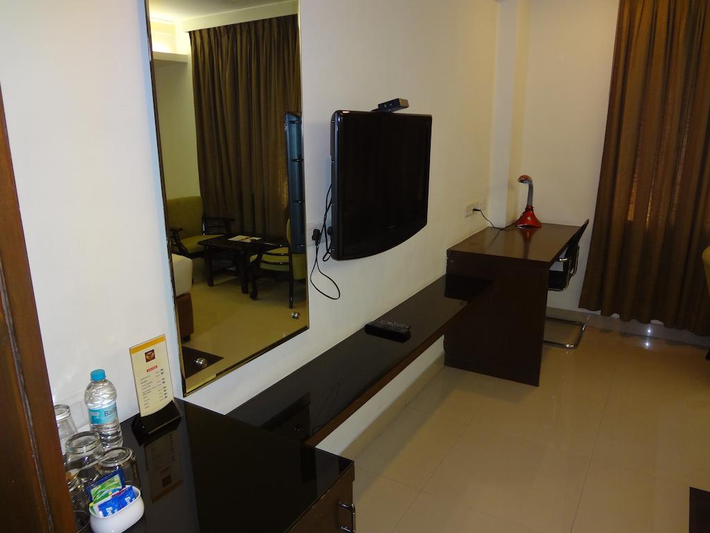 Hotel Budhil Park Visákhapatnam Kültér fotó