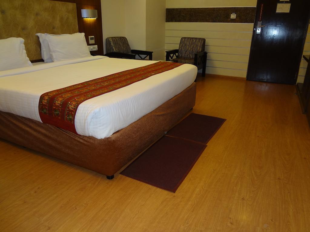 Hotel Budhil Park Visákhapatnam Kültér fotó