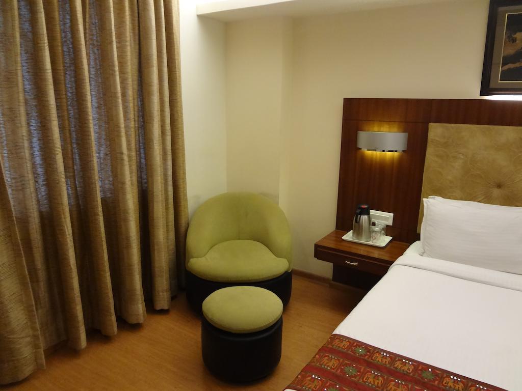 Hotel Budhil Park Visákhapatnam Kültér fotó